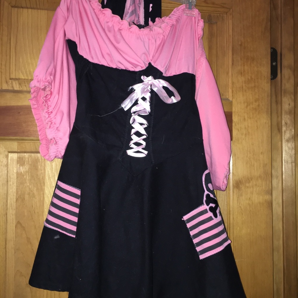 Halloween pirate costume